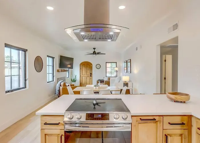 Sam Hughes Desert Oasis, Private Pool & Walk To Ua Villa Tucson