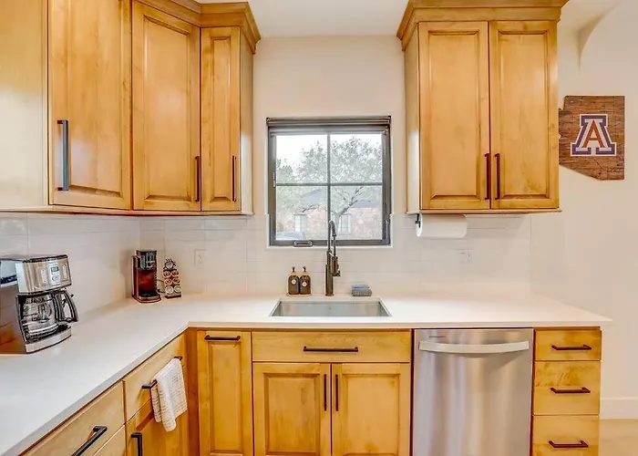 Sam Hughes Desert Oasis, Private Pool & Walk To Ua * Tucson