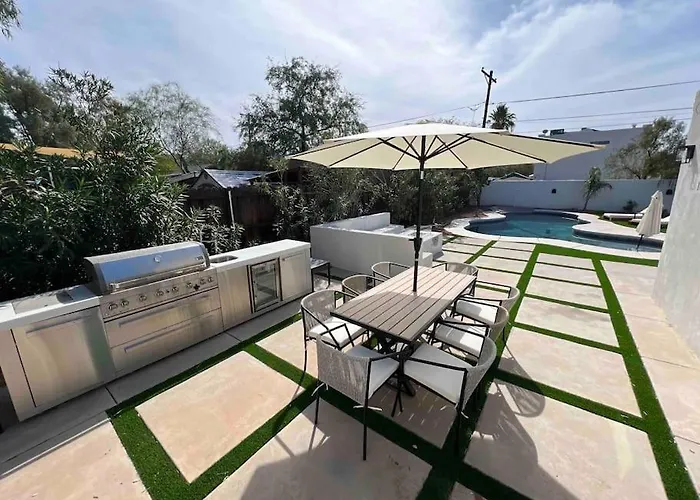 Sam Hughes Desert Oasis, Private Pool & Walk To Ua Villa *