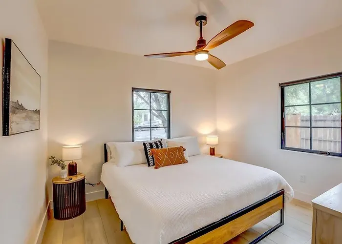 Sam Hughes Desert Oasis, Private Pool & Walk To Ua * Tucson